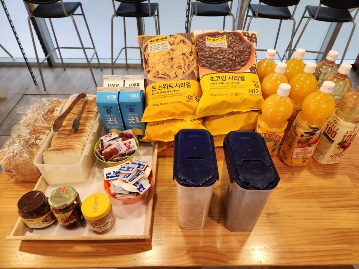 Oyo Hostel Myeongdong 1 Сеул Екстер'єр фото