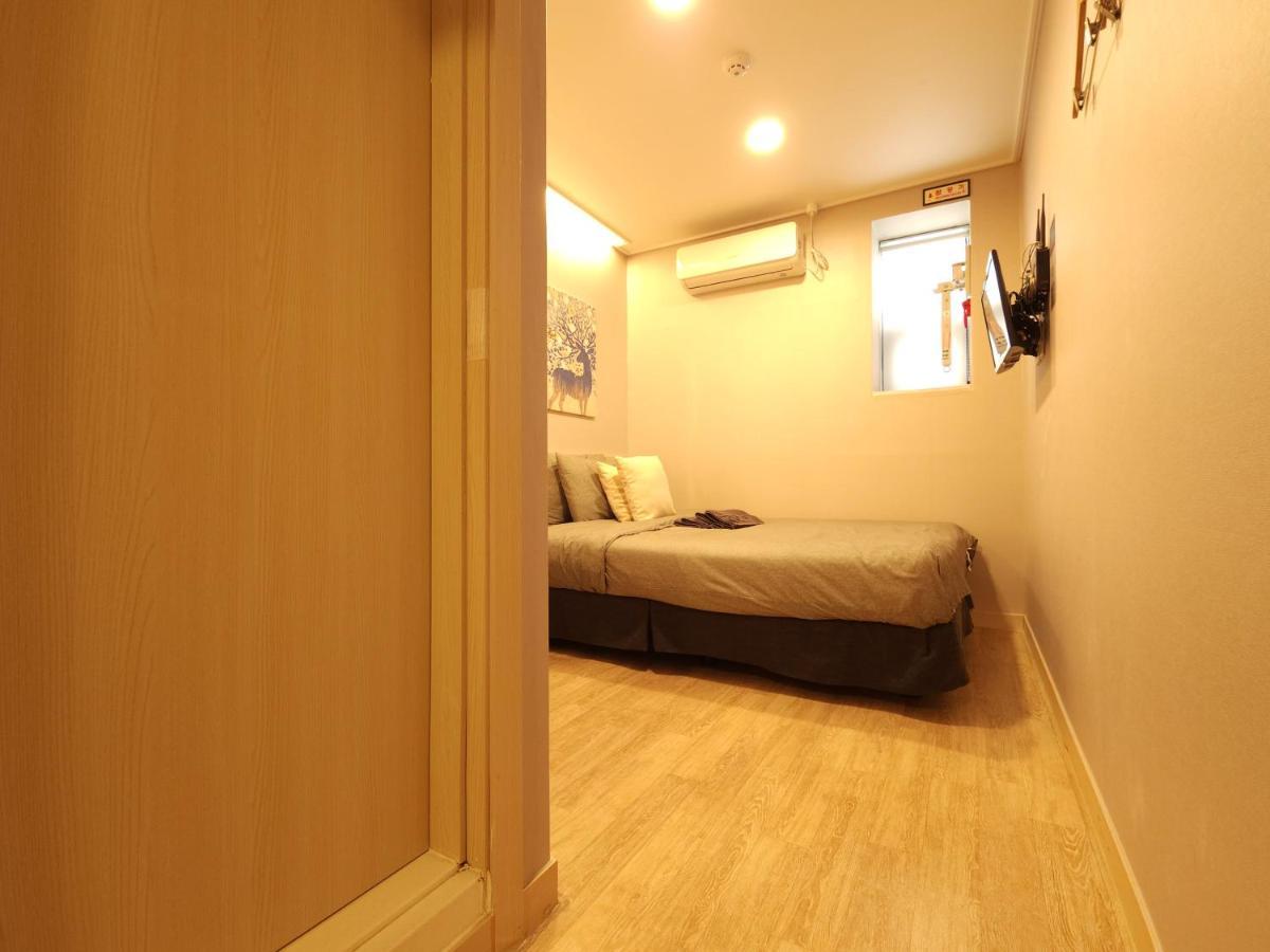 Oyo Hostel Myeongdong 1 Сеул Екстер'єр фото